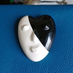 Design Face Brooch 🙂, Large